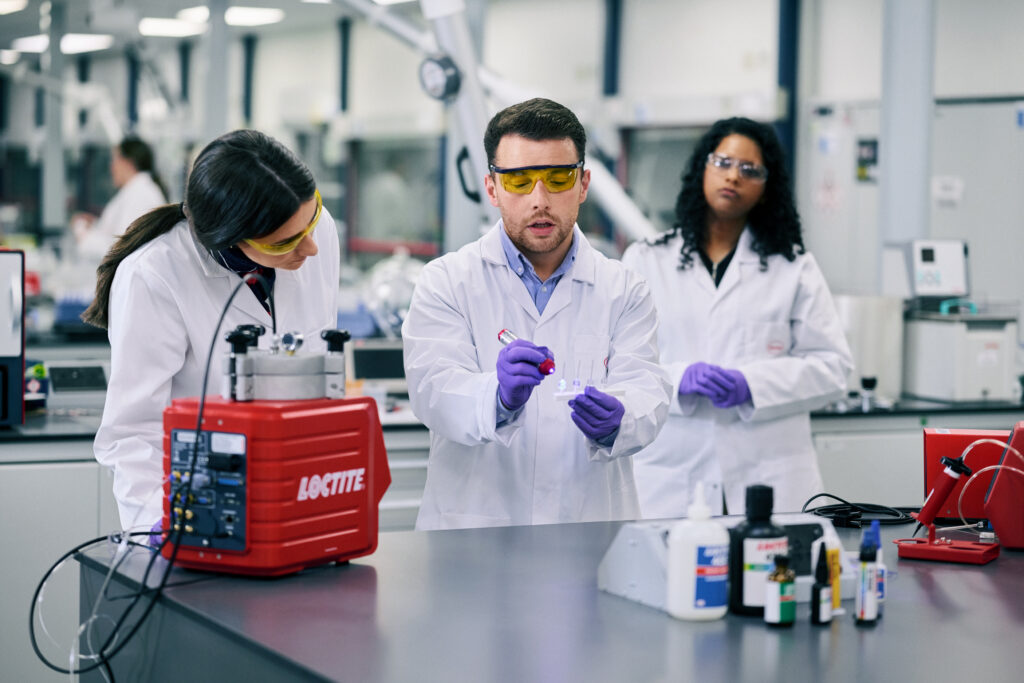 Henkel Adhesive Technologies incontra a Mirandola le imprese del distretto biomedicale
